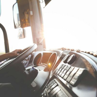O Que Considerar ao Transportar Veículos para Outro Estado