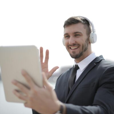 Domine a Entrevista Online: Dicas Essenciais para Conquistar a Vaga dos Sonhos — dicas para se sair bem em entrevista de empr