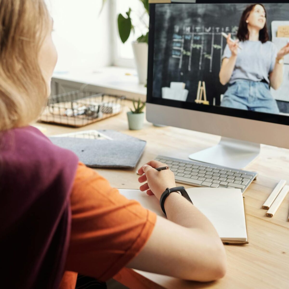 As Melhores Plataformas de Cursos Online Gratuitos 2025: Seu Guia Definitivo para Aprender Sem Custos — melhores plataformas